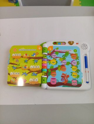 Libro electrónico VTech para niños.