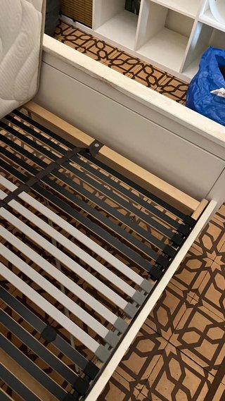 se regala Cama Ikea Blanca con Colchón Flex