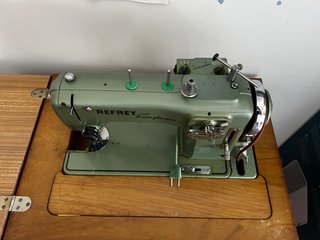 Máquina de coser Refrey Transforma
