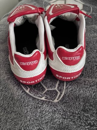 Botas de fútbol Kappa rojas 34
