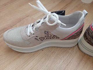 Zapatillas Beige y Rosa con Animal Print