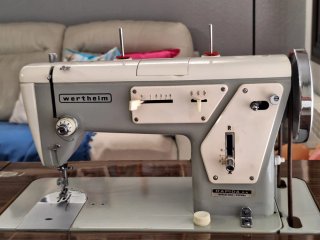 Máquina de coser Wertheim Rápida SA