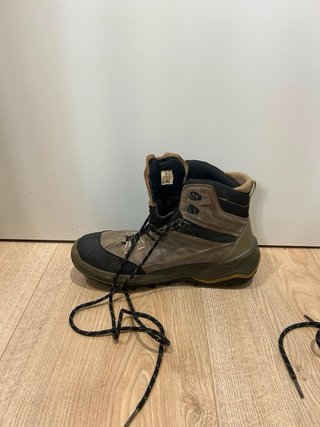 Botas de montaña Forclaz marrones y grises