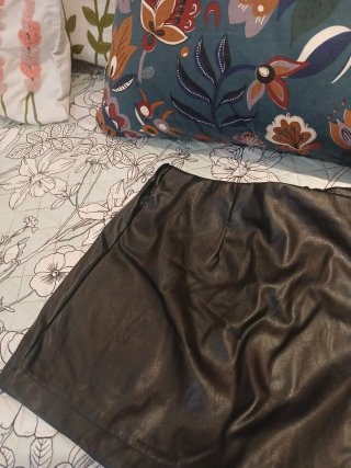 Falda pantalón polipiel