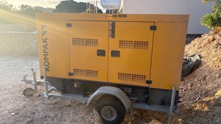 Grupo electrógeno 100h con remolque