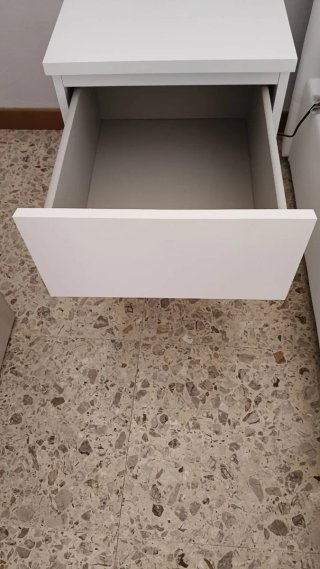 Camera da letto matrimoniale bianca