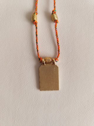Collar Corazón Sagrado Naranja y Dorado