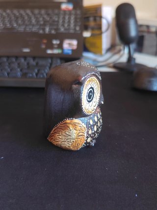 Figura artesanal búho de madera