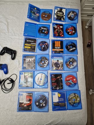 PS4 Slim 500GB + 3 Mandos + 12 Juegos