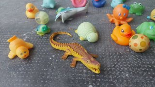 Pupazzetti plastica giochi acqua/spiaggia