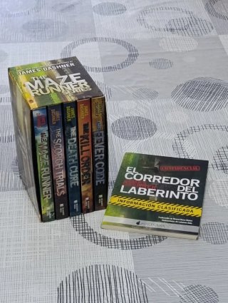 Colección con caja The Maze Runner y otro