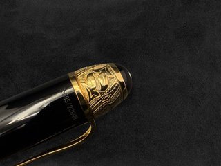 Montblanc Voltaire 18K Pluma Estilográfica