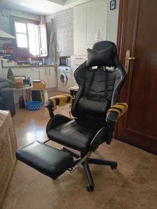 Silla de escritorio estilo gaming.