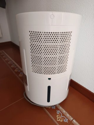 Deshumidificador Blanco y Plateado