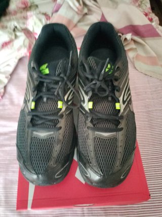 Zapatillas deportivas Nike negras y verdes