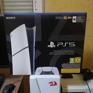 Playstation 5 Slim Digital + Mando
