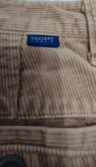 Pantalón  micro pana Dockers Talla 44 Beige