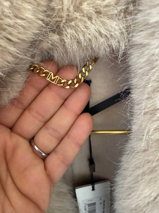 Abrigo Guess Beige con Flecos y Pelo