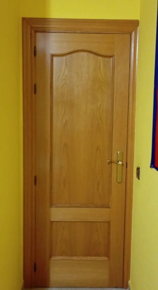 7 puertas de roble ciegas y cristaleras