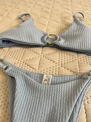 Bikini Shein azul con aro dorado
