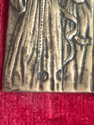 Tríptico religioso antiguo metal