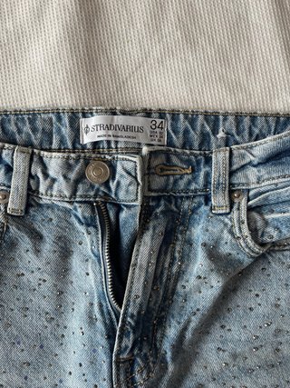 Pantalones vaqueros con brillos