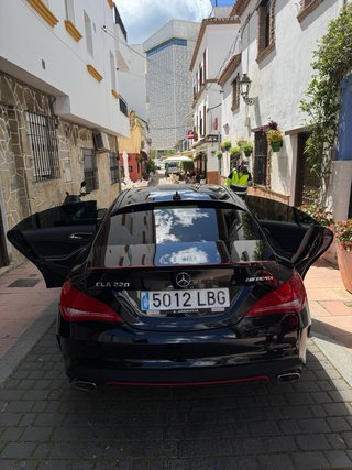 Mercedes-Benz CLA 220 AMG