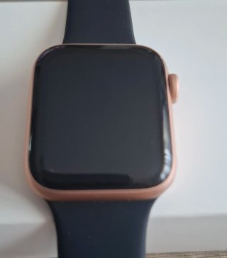 Apple Watch SE + AirPods 4