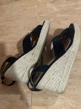 Cuñas negras talla 40