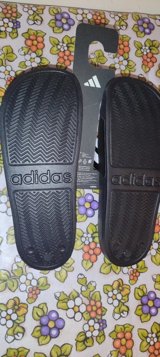Ciabatte Adidas nere e bianche