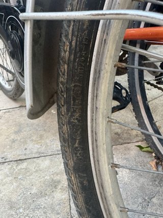 Bicicleta Fairway con dos cestas, con el candado