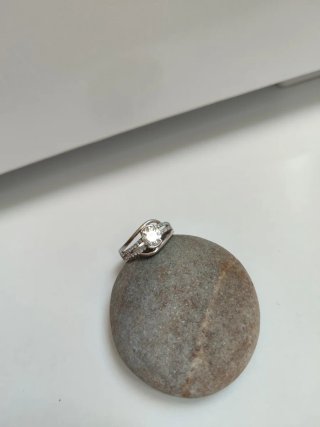 Anillo oro blanco brillante