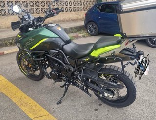 Benelli TRK 702X Deslimitada con Maletas
