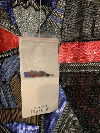 Vestido Zara Trafaluc adornos abalorios y lenlente