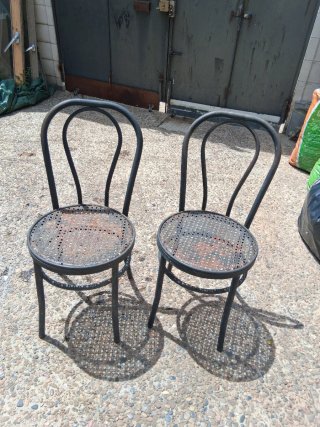 Regalo 4 Sillas Metálicas Negras