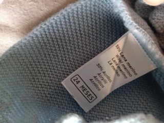 Gorro de bebé azul tejido
