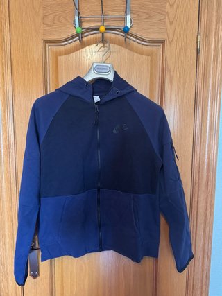 Chándal Nike Azul y Negro, esta como nuevo