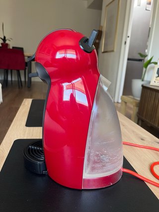 Cafetera Dolce Gusto Roja