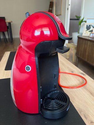 Cafetera Dolce Gusto Roja
