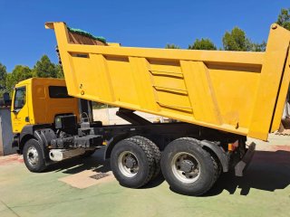 Camión Dumper Usado