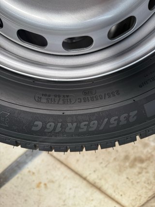 Neumático 235/65R16C