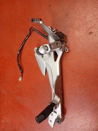 Estribera Derecha Honda CBF600S 2006
