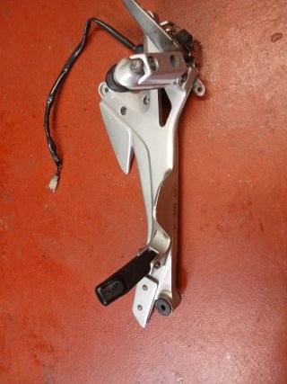 Estribera Derecha Honda CBF600S 2006