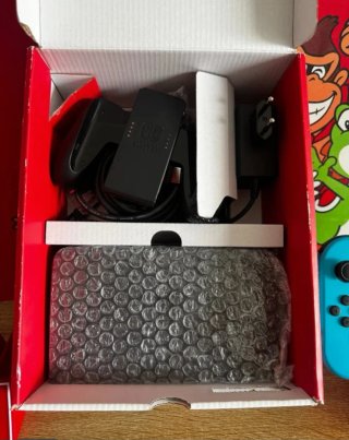 Nintendo Switch OLED2024 - Como Nueva + Accesorios