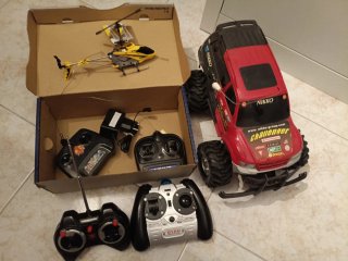 Coche RC Nikko Challenger y helicóptero