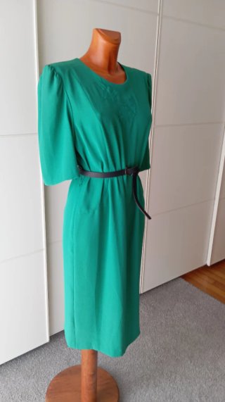 Vestido vintage verde con flor. Nuevo.