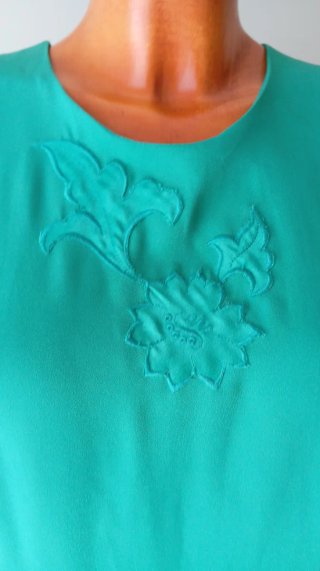 Vestido vintage verde con flor. Nuevo.