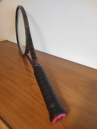 Raqueta Tenis Wilson Blade V8 98. Buen estado.