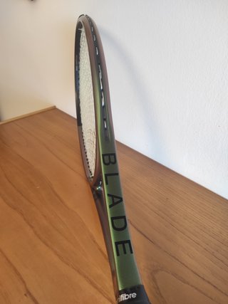 Raqueta Tenis Wilson Blade V8 98. Buen estado.