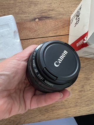 Canon EF 28mm f/2.8 Lente